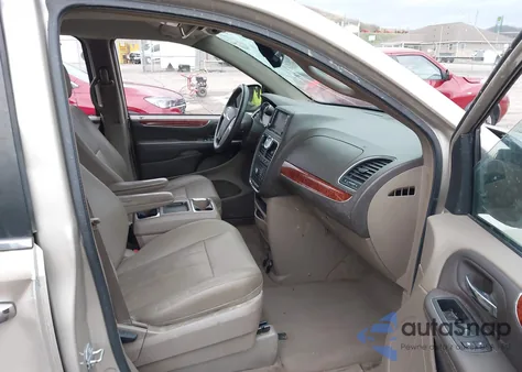 2015 Chrysler Town & Country Touring from USA, damaged, VIN 2C4RC1BG5FR753553